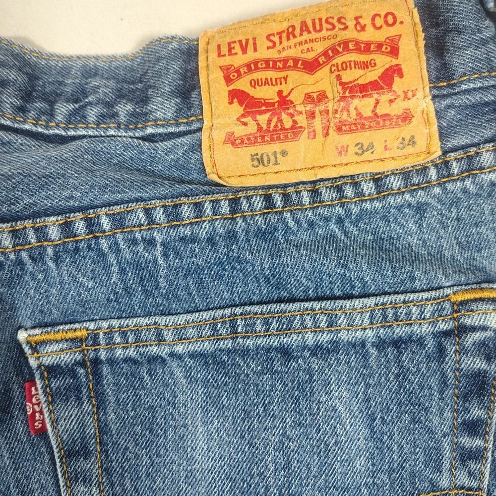 Levi's 501 Jeans Mens 34x34 Blue Original Fit Button Fly Solid Cotton Denim
